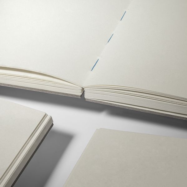 Скетчбук «Штрихи гуаші вертикальні», чорно-білий, Orner, А5, 150 г/м2, 120 л - фото 2