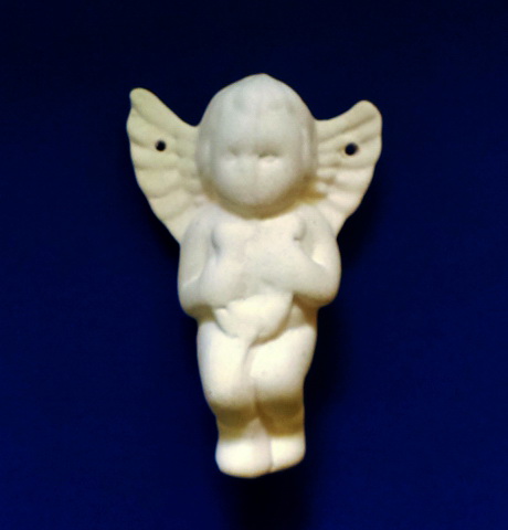 Ангел с гуслями керамический с дырочками для подвеса 11см