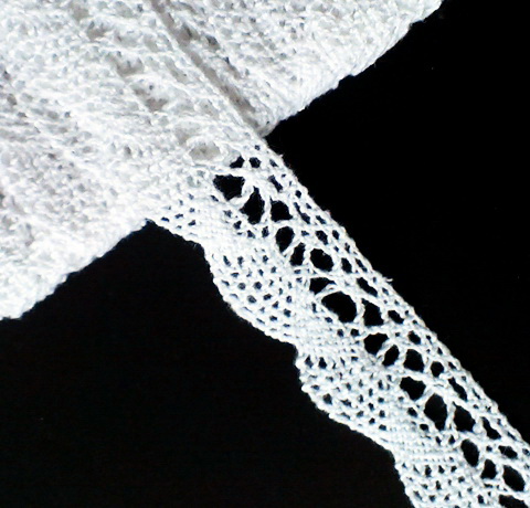 Кружевная лента, Белая 15795, ширина - 2 см, 1 метр