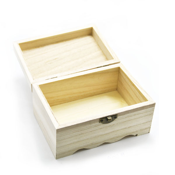 Скринька дерев'яна для декупажу з фурнітурою та ажурним низом, середня, 14,5х10х7,5 см  - фото 1