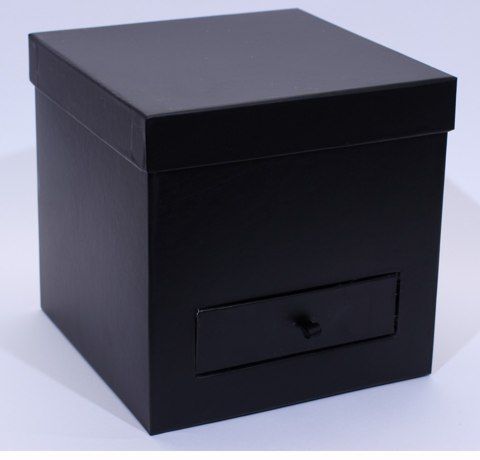 Подарункова картонна коробка квадратна, ЧОРНА, розмір 20х20х19 см. 