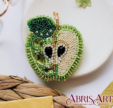Набор для вышивки бисером на холсте «Зелёное яблоко» AbrisArt, ( 5.1x6,1 см)