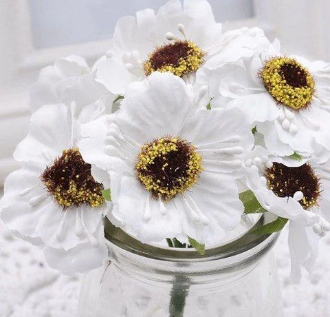 Шпилька для невесты белый цветок из ткани