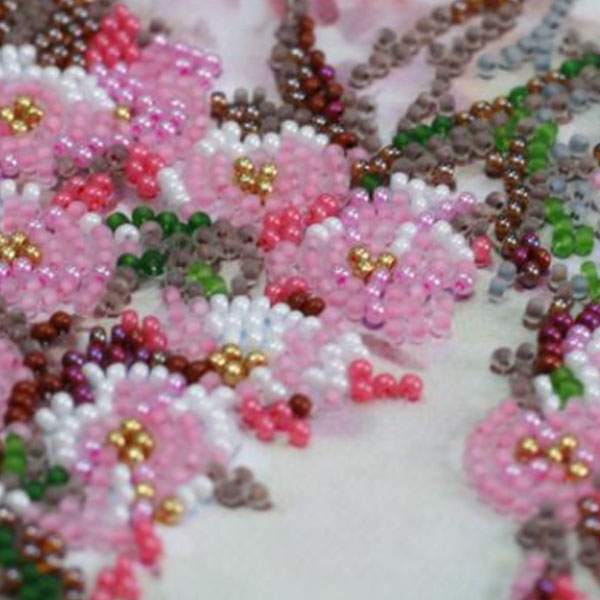 Набор-миди для вышивки бисером на натуральном худ. холсте «Ветка сакуры» (20x20 см). AbrisArt - фото 2