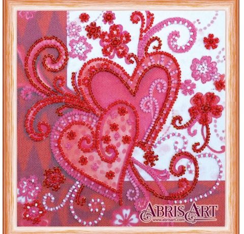 Набор для вышивки бисером на натуральном художественном холсте Любящие сердца (15х15см)