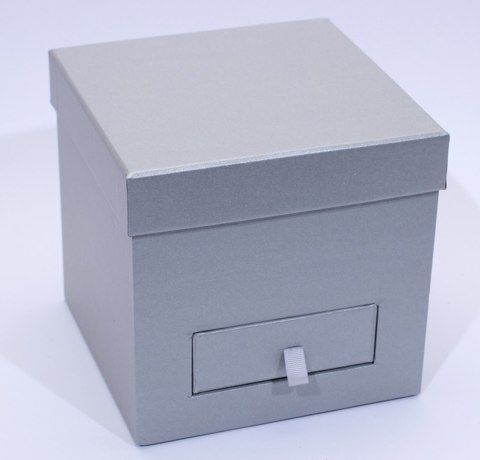 Подарункова картонна коробка квадратна, сіра, розмір 16х16х15, 5 см. 